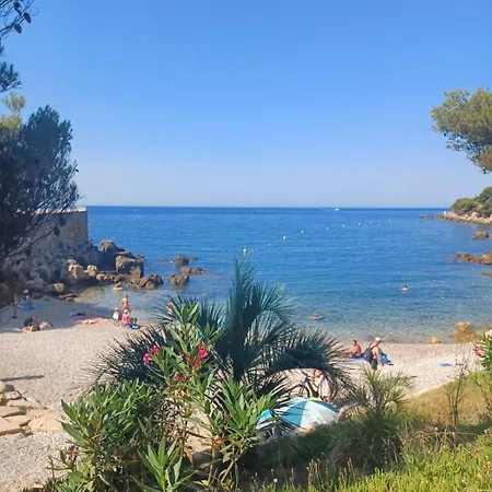 Flat With Terrace In * Sanary-sur-Mer